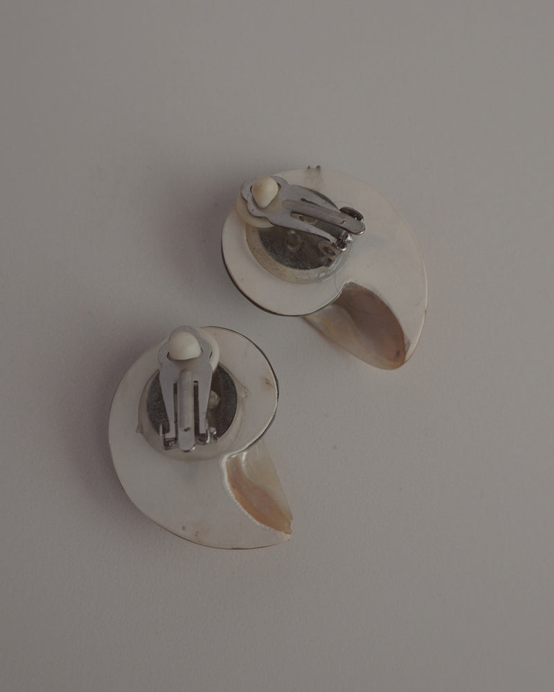 VINTAGE SHELL CLIP ONS