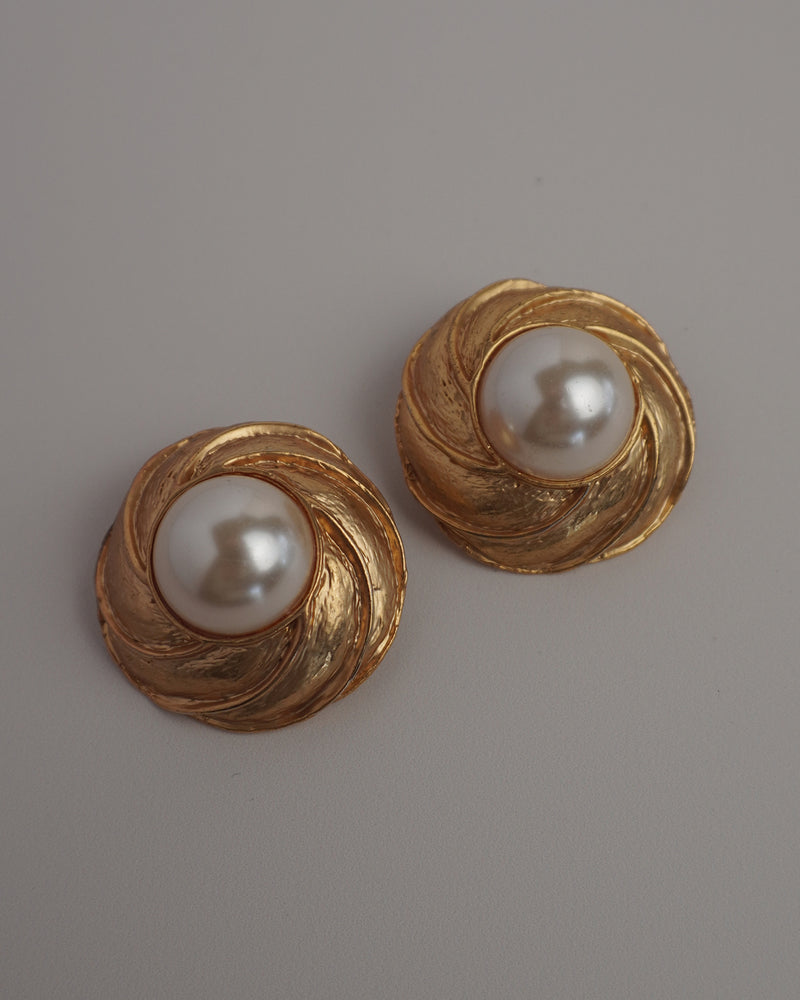 VINTAGE SWIRLED PEARL CAB BUTTONS