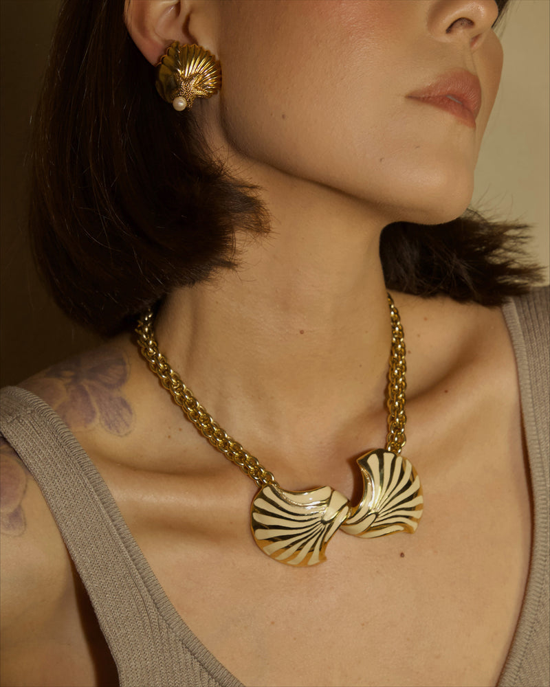 Vintage Art Deco Shell Necklace