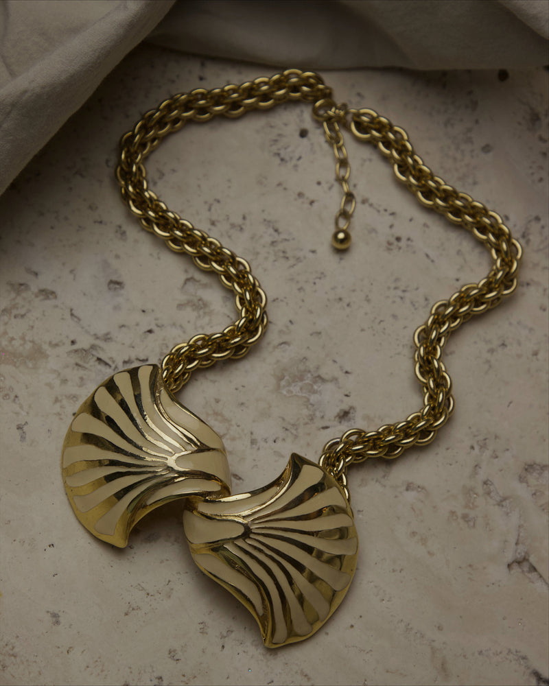 Vintage Art Deco Shell Necklace