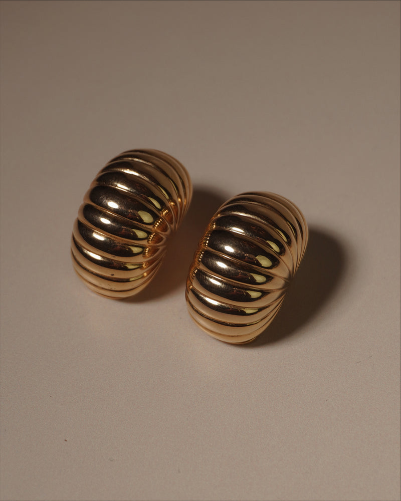 Vintage Chunky Ribbed Dome Clip Ons