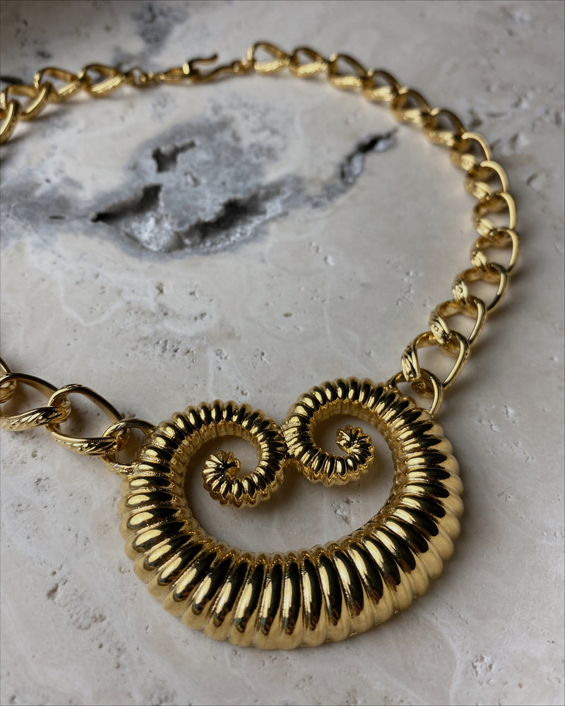 Vintage Chunky Swirled Pendant Necklace
