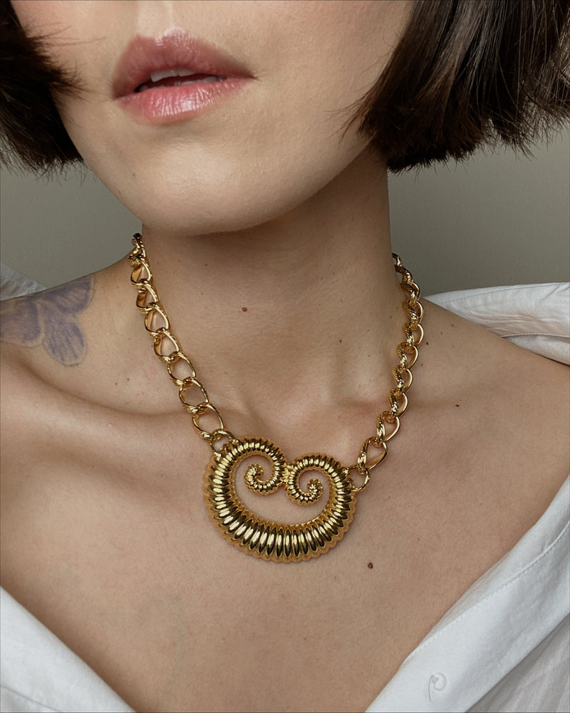 Vintage Chunky Swirled Pendant Necklace