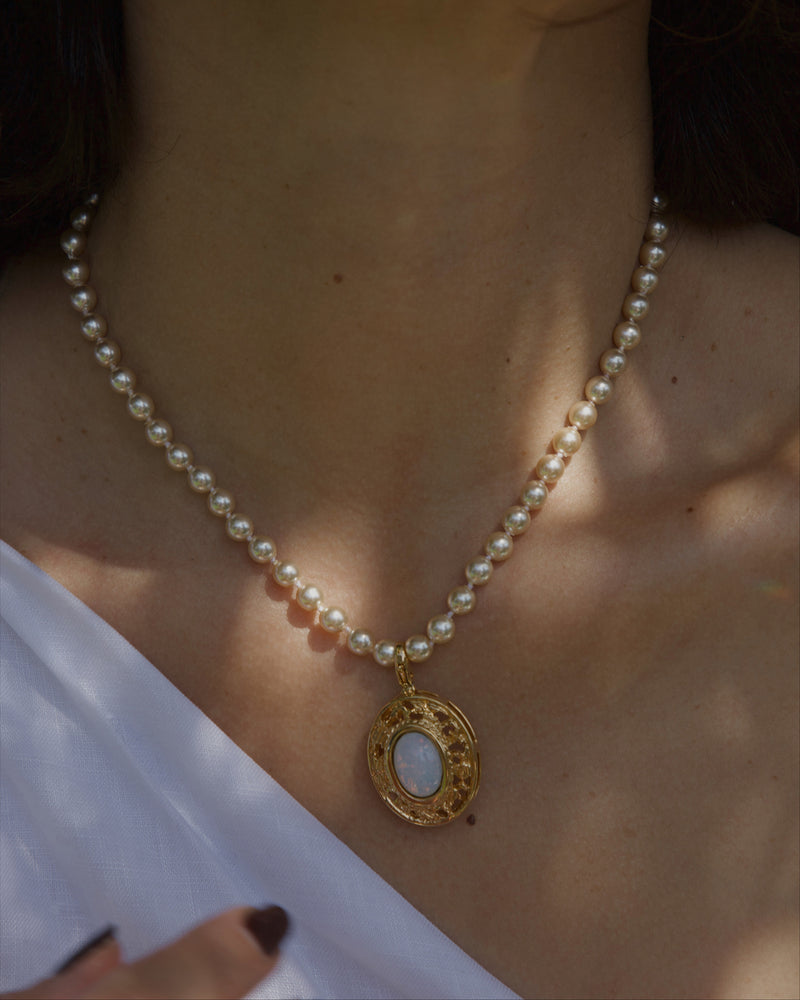 Vintage Faux Opal Pendant Necklace