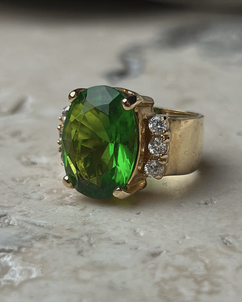 Vintage Green Glass Cocktail Ring Sz 7