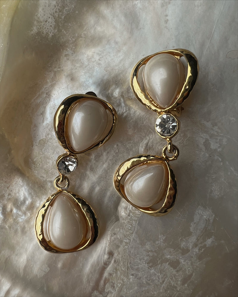 Vintage Hourglass Pearl Clip Ons