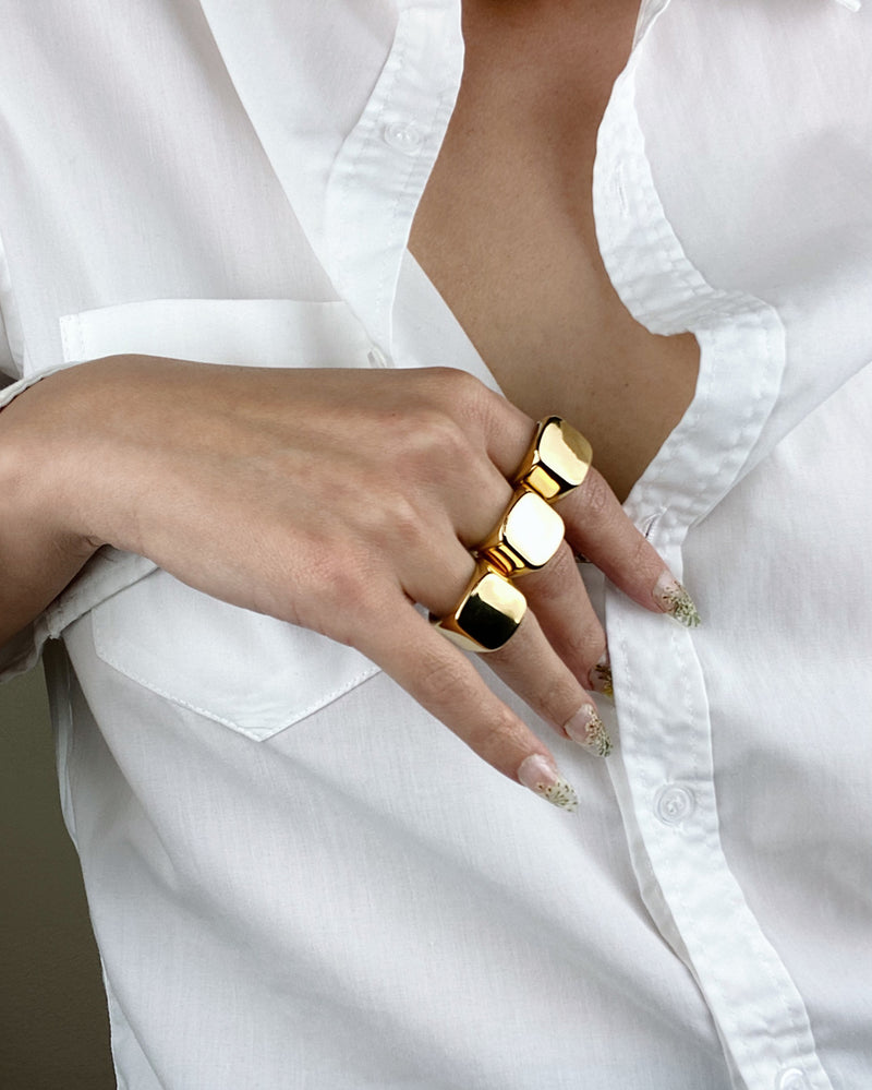 Lorena Signet Ring Gold